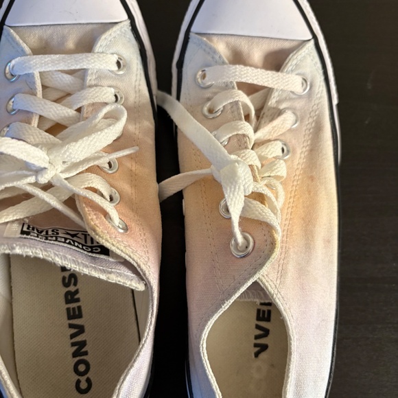 Converse Chuck Taylor All-Star low-top sneakers a tie-dye Size 8 Gently Worn - Picture 3 of 4